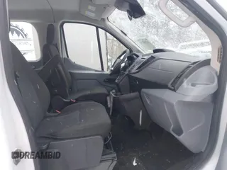 2019 Ford Transit Passenger XL z VIN 1FBZX2ZM4KKB53934, wystawiony jako IAAI lot #41260226 z przebiegiem 153 409 mil mil oraz . Historia ofert i sprzedaży dostępna na DreamBid. Obrazek 5.