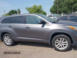 2016 Toyota Highlander LE Plus z VIN 5TDZKRFH0GS177710, wystawiony jako IAAI lot #41925612 z przebiegiem 134 357 mil mil oraz . Historia ofert i sprzedaży dostępna na DreamBid. Obrazek 13.