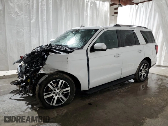 2024 Ford Expedition Limited with VIN 1FMJU2A88REA18864, listed as a Copart auction lot 47940195 with 0 mi miles and Salvage Title. Bid and sale history available at carsss.com. Image 1.