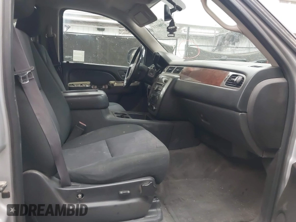 2013 GMC Yukon SLE with VIN 1GKS1AE09DR353945, listed as a IAAI auction lot 41900111 with 109,655 mi miles. Bid and sale history available at carsss.com. Image 5.