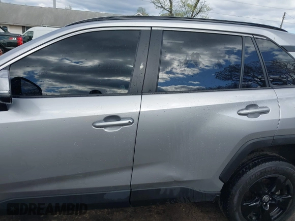 2022 Toyota RAV4 XLE z VIN 2T3P1RFV2NC316877, wystawiony jako IAAI lot #41981282 z przebiegiem 42 955 mil mil oraz . Historia ofert i sprzedaży dostępna na DreamBid. Obrazek 15.