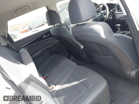2019 Kia Sorento LX V6 with VIN 5XYPGDA56KG449546, listed as a IAAI auction lot 41728152 with 109,507 mi miles. Bid and sale history available at carsss.com. Image 8.