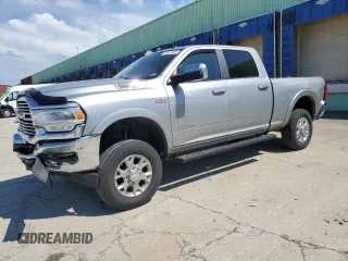 2022 Ram 2500 Laramie z VIN 3C6UR5FJ1NG423393, wystawiony jako Copart lot #57487395 z przebiegiem 124 528 mil mil oraz Szkoda całkowita • Salvage title. Historia ofert i sprzedaży dostępna na DreamBid. Obrazek 1.