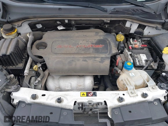 2019 Ram ProMaster City Cargo Tradesman z VIN ZFBHRFAB1K6M31770, wystawiony jako IAAI lot #41123546 z przebiegiem 75 517 mil mil oraz . Historia ofert i sprzedaży dostępna na DreamBid. Obrazek 10.