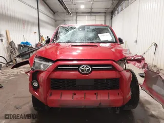 2022 Toyota 4Runner TRD Off Road with VIN JTEPU5JR1N6051181, listed as a IAAI auction lot 40981703 with 45,948 mi miles. Bid and sale history available at carsss.com. Image 12.