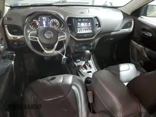 2017 Jeep Cherokee Trailhawk L Plus z VIN 1C4PJMBB4HW593615, wystawiony jako Copart lot #56342885 z przebiegiem 88 215 mil mil oraz Szkoda całkowita • Salvage title. Historia ofert i sprzedaży dostępna na DreamBid. Obrazek 8.
