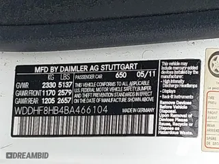 2011 Mercedes-Benz E-Class E 350 Luxury with VIN WDDHF8HB4BA466104, listed as a IAAI auction lot 41957839 with 175,096 mi miles. Bid and sale history available at carsss.com. Image 9.