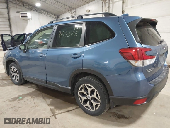 2020 Subaru Forester Premium with VIN JF2SKAJC6LH516615, listed as a IAAI auction lot 41873198 with 33,726 mi miles. Bid and sale history available at carsss.com. Image 3.