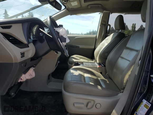 2019 Toyota Sienna XLE z VIN 5TDDZ3DCXKS220274, wystawiony jako Copart lot #55790615 z przebiegiem 98 227 mil mil oraz Szkoda całkowita • Salvage title. Historia ofert i sprzedaży dostępna na DreamBid. Obrazek 7.