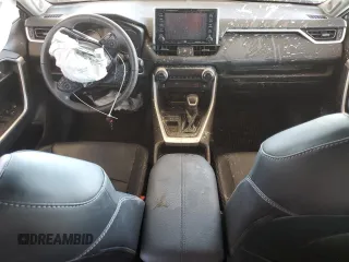 2021 Toyota RAV4 XLE Premium with VIN 2T3C1RFV4MC092721, listed as a Copart auction lot 56980835 with 31,640 mi miles and Salvage title. Bid and sale history available at DreamBid. Image 8.
