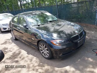2006 BMW 3 Series 330i z VIN WBAVB33526KS32960, wystawiony jako IAAI lot #42799135 z przebiegiem 150 736 mil mil oraz . Historia ofert i sprzedaży dostępna na DreamBid. Obrazek 1.