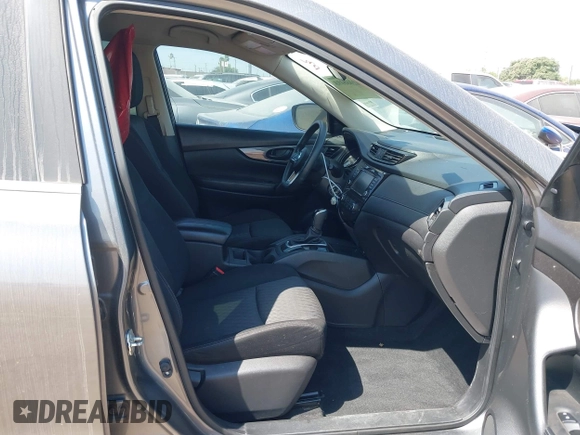 2020 Nissan Rogue SV with VIN JN8AT2MT8LW003987, listed as a IAAI auction lot 42060398 with 88,252 mi miles and . Bid and sale history available at DreamBid. Image 5.