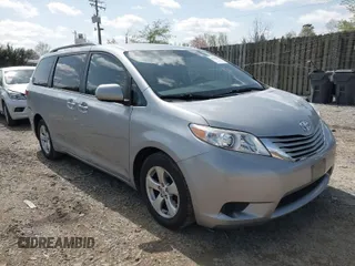 2017 Toyota Sienna LE Auto Access Seat with VIN 5TDKZ3DC4HS842904, listed as a IAAI auction lot 41946642 with 81,012 mi miles. Bid and sale history available at carsss.com. Image 1.