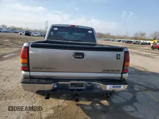 2001 Chevrolet Silverado 1500 LS with VIN 2GCEC19T211106262, listed as a Copart auction lot 51931045 with 206,099 mi miles and Salvage Title. Bid and sale history available at DreamBid. Image 6.