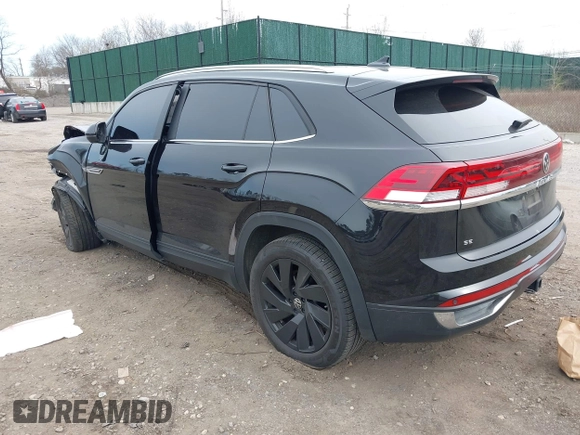 2024 Volkswagen Atlas SE with VIN 1V2KE2CA7RC228100, listed as a IAAI auction lot 42007768 with 27,956 mi miles and . Bid and sale history available at DreamBid. Image 3.