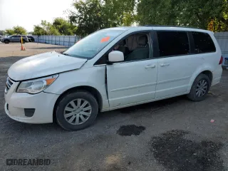 2011 Volkswagen Routan SE with VIN 2V4RW3DG3BR621777, listed as a Copart auction lot 71171124 with 0 mi miles and Salvage Title. Bid and sale history available at carsss.com. Image 1.