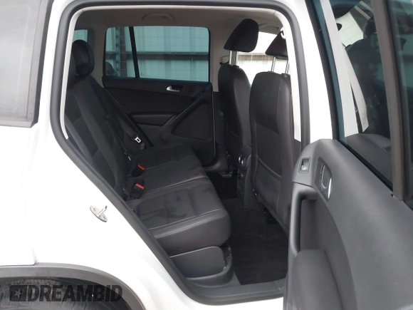 2015 Volkswagen Tiguan R-Line with VIN WVGAV7AX5FW585248, listed as a IAAI auction lot 41909618 with 137,448 mi miles and . Bid and sale history available at DreamBid. Image 8.