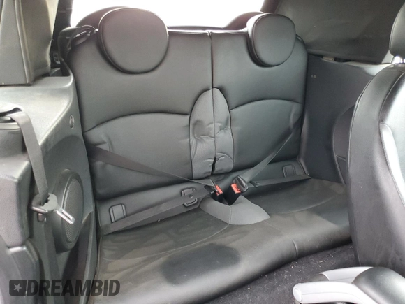 2009 MINI Convertible с VIN WMWMR335X9TU96627, выставлен на аукционе Copart как лот 86551094 с пробегом 91 843 миль миль и Чистый • Clean title. История ставок и продаж доступна на DreamBid. Изображение 10.