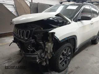 2019 Jeep Compass Trailhawk with VIN 3C4NJDDB8KT668110, listed as a IAAI auction lot 41700848 with 75,855 mi miles and . Bid and sale history available at carsss.com. Image 6.