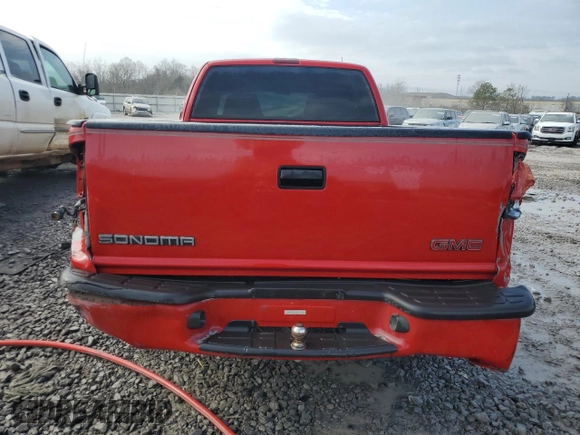 2000 GMC Sonoma SLS z VIN 1GTCS19W1Y8146005, wystawiony jako Copart lot #44068505 z przebiegiem 283 782 mil mil oraz Szkody całkowita. Historia ofert i sprzedaży dostępna na DreamBid. Obrazek 6.