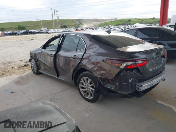 2023 Toyota Camry LE z VIN 4T1C11AK3PU719452, wystawiony jako IAAI lot #38236100 z przebiegiem 34 140 mil mil oraz . Historia ofert i sprzedaży dostępna na DreamBid. Obrazek 15.