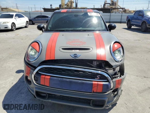 2016 MINI Hardtop 4 Door S z VIN WMWXU3C5XG2B62714, wystawiony jako Copart lot #50371305 z przebiegiem 116 840 mil mil oraz Szkoda całkowita • Salvage title. Historia ofert i sprzedaży dostępna na DreamBid. Obrazek 5.