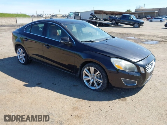 2011 Volvo S60 z VIN YV1902FH4B2005400, wystawiony jako IAAI lot #41858710 z przebiegiem 164 408 mil mil oraz . Historia ofert i sprzedaży dostępna na DreamBid. Obrazek 1.