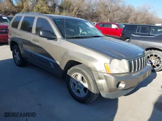 2006 Jeep Grand Cherokee Laredo with VIN 1J4GS48K96C316343, listed as a IAAI auction lot 41477975 with 235,979 mi miles. Bid and sale history available at carsss.com. Image 1.