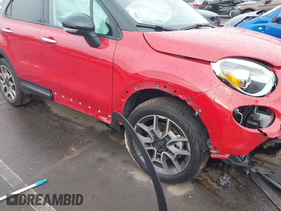 2021 FIAT 500X Trekking z VIN ZFBNF3B17MP944728, wystawiony jako IAAI lot #41460442 z przebiegiem 27 574 mil mil oraz . Historia ofert i sprzedaży dostępna na DreamBid. Obrazek 6.