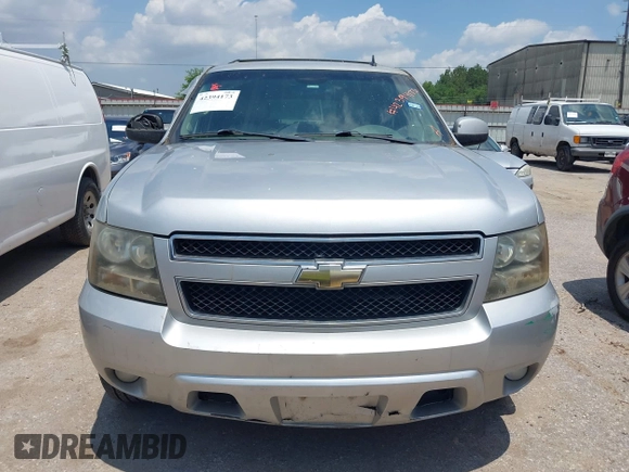 2011 Chevrolet Suburban LT с VIN 1GNSCJE02BR341808, выставлен на аукционе IAAI как лот 42394173 с пробегом 192 172 миль миль и . История ставок и продаж доступна на DreamBid. Изображение 12.