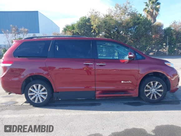 2014 Toyota Sienna XLE z VIN 5TDYK3DC6ES440358, wystawiony jako IAAI lot #40988116 z przebiegiem 87 692 mil mil oraz . Historia ofert i sprzedaży dostępna na DreamBid. Obrazek 14.