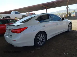 2016 Infiniti Q50 3.0t Premium with VIN JN1EV7AP4GM303705, listed as a IAAI auction lot 41957748 with 122,839 mi miles. Bid and sale history available at carsss.com. Image 4.