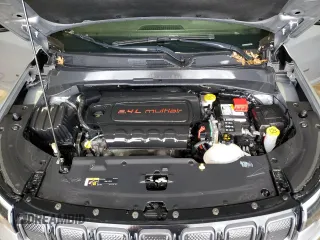 2022 Jeep Compass High Altitude z VIN 3C4NJDCB2NT207149, wystawiony jako Copart lot #52701515 z przebiegiem 14 479 mil mil oraz Czysty tytuł • Clean title. Historia ofert i sprzedaży dostępna na DreamBid. Obrazek 12.