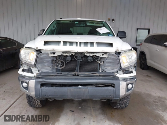 2014 Toyota Tundra 4WD Truck SR5 with VIN 5TFDW5F15EX375328, listed as a IAAI auction lot 41895453 with 131,707 mi miles. Bid and sale history available at carsss.com. Image 6.