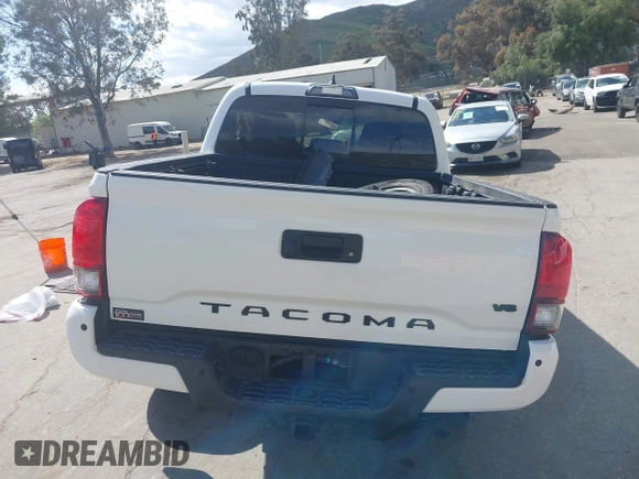 2019 Toyota Tacoma SR z VIN 3TMCZ5AN5KM249582, wystawiony jako IAAI lot #41925752 z przebiegiem 108 417 mil mil oraz . Historia ofert i sprzedaży dostępna na DreamBid. Obrazek 17.