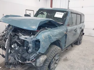 2022 Ford Bronco z VIN 1FMEE5DP8NLB54954, wystawiony jako IAAI lot #42038688 z przebiegiem 45 182 mil mil oraz . Historia ofert i sprzedaży dostępna na DreamBid. Obrazek 6.