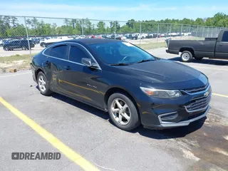 2016 Chevrolet Malibu LS z VIN 1G1ZB5ST9GF279521, wystawiony jako IAAI lot #42180266 z przebiegiem 151 256 mil mil oraz . Historia ofert i sprzedaży dostępna na DreamBid. Obrazek 1.
