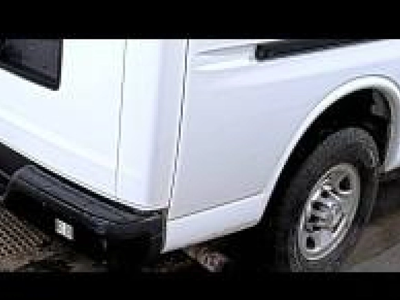 2017 Chevrolet Express Cargo z VIN 1GCWGAFF3H1158281, wystawiony jako IAAI lot #42566227 z przebiegiem 212 348 mil mil oraz . Historia ofert i sprzedaży dostępna na DreamBid. Obrazek 25.
