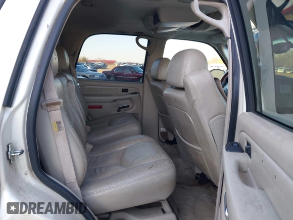 2004 Cadillac Escalade z VIN 1GYEC63T64R231552, wystawiony jako IAAI lot #41428401 z przebiegiem 275 724 mil mil oraz . Historia ofert i sprzedaży dostępna na DreamBid. Obrazek 8.
