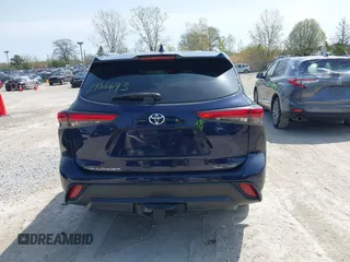2021 Toyota Highlander XLE with VIN 5TDGZRBH4MS543611, listed as a IAAI auction lot 42117900 with 66,333 mi miles and . Bid and sale history available at DreamBid. Image 16.