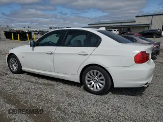 2009 BMW 3 Series 328i with VIN WBAPH77559NM30850, listed as a Copart auction lot 51322385 with 184,200 mi miles and Salvage Title. Bid and sale history available at carsss.com. Image 2.