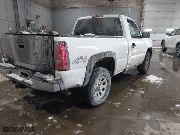 2007 Chevrolet Silverado 1500 Classic Work Truck with VIN 1GCEK14X17Z148323, listed as a IAAI auction lot 41605422 with 223,468 mi miles. Bid and sale history available at carsss.com. Image 4.