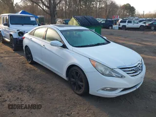 2011 Hyundai Sonata SE with VIN 5NPEC4AC6BH154490, listed as a IAAI auction lot 42012781 with 132,740 mi miles. Bid and sale history available at carsss.com. Image 1.
