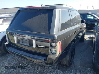 2008 Land Rover Range Rover SC z VIN SALMF13428A297436, wystawiony jako IAAI lot #41578156 z przebiegiem 151 446 mil mil oraz . Historia ofert i sprzedaży dostępna na DreamBid. Obrazek 4.