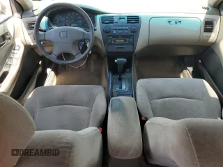2001 Honda Accord LX z VIN JHMCG56401C022403, wystawiony jako Copart lot #60021165 z przebiegiem 119 114 mil mil oraz Szkoda całkowita • Salvage title. Historia ofert i sprzedaży dostępna na DreamBid. Obrazek 8.