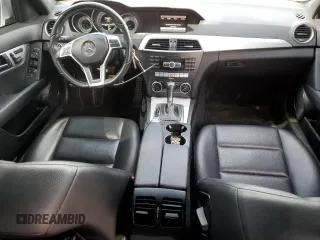 2013 Mercedes-Benz C 300 Sport с VIN WDDGF8ABXDR286670, выставлен на аукционе Copart как лот 61009525 с пробегом 125 791 миль миль и Списание • Salvage title. История ставок и продаж доступна на DreamBid. Изображение 8.