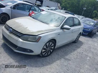 2013 Volkswagen Jetta Hybrid SE with VIN 3VW637AJ1DM249392, listed as a IAAI auction lot 42577266 with 109,026 mi miles and . Bid and sale history available at DreamBid. Image 2.