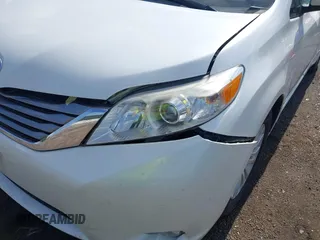 2016 Toyota Sienna XLE with VIN 5TDYK3DC4GS748888, listed as a IAAI auction lot 42605968 with 164,811 mi miles and . Bid and sale history available at DreamBid. Image 17.