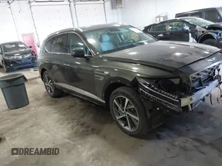 2025 Genesis GV80 z VIN KMUHBESB0SU216187, wystawiony jako IAAI lot #41660864 z przebiegiem 7997 mil mil oraz . Historia ofert i sprzedaży dostępna na DreamBid. Obrazek 1.