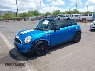 2010 MINI Hardtop S with VIN WMWMF7C51ATW89883, listed as a IAAI auction lot 42281047 with 121,847 mi miles and . Bid and sale history available at DreamBid. Image 18.